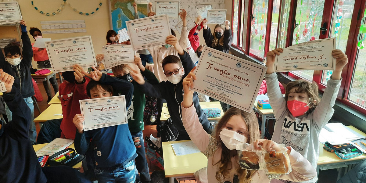 Progetto CNA Ti Voglio Pane: consegnati diplomi da piccolo fornaio a 250 bambini delle primarie Progetto CNA Ti Voglio Pane: consegnati diplomi da piccolo fornaio a 250 bambini delle primarie